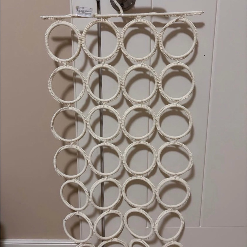Scarf & Accessory Organizer Hanger (28 Rings)